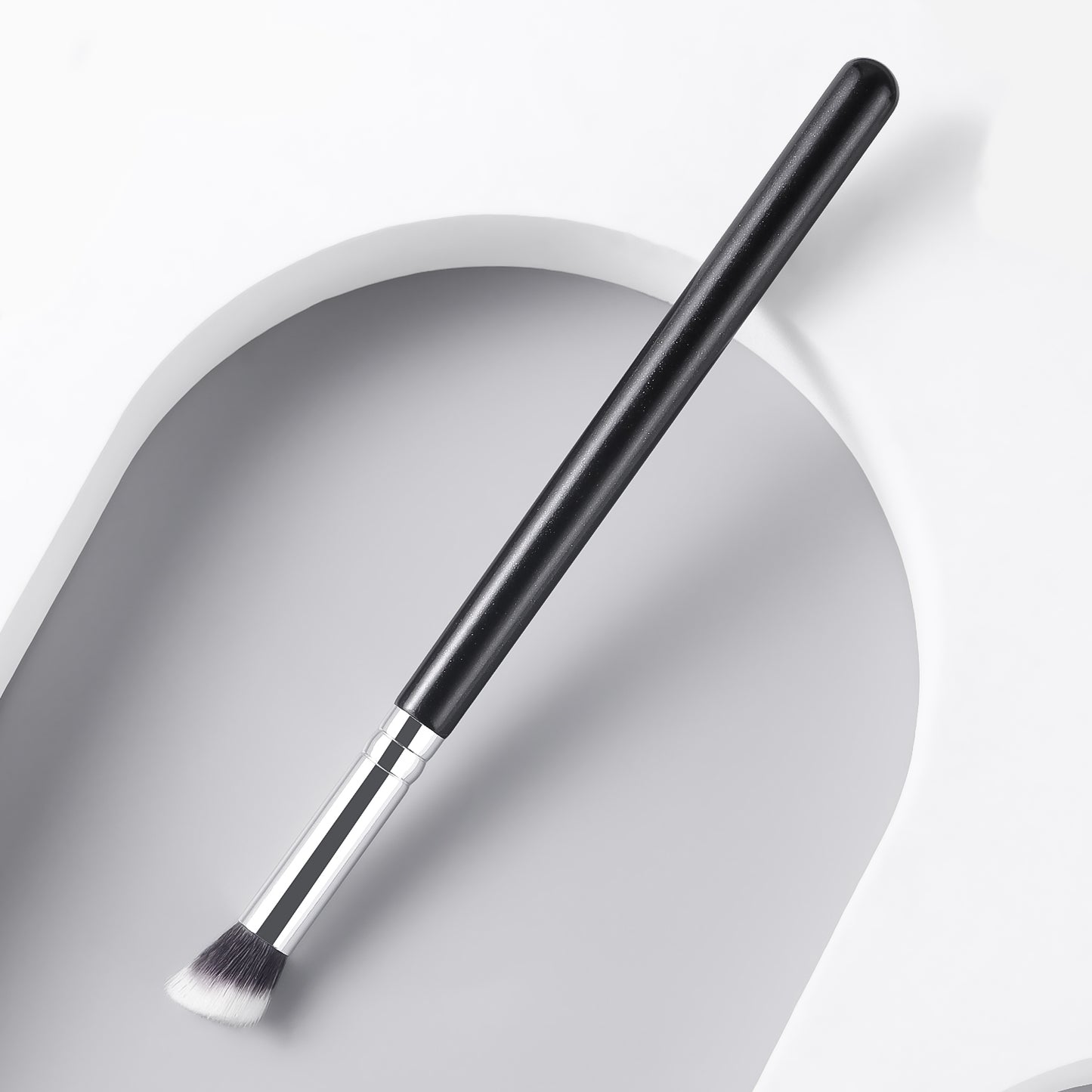 RONSHADOW Nose Contour Brush |High quality wood handle + aluminium ring - Skin-friendly nylon bristles - Precise contouring of nose shape
