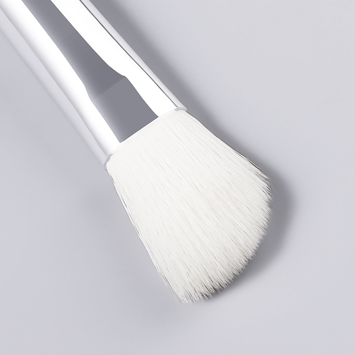 RONSHADOW Curved Smudge Brush Effortless Smoky Blend & Soft Definition