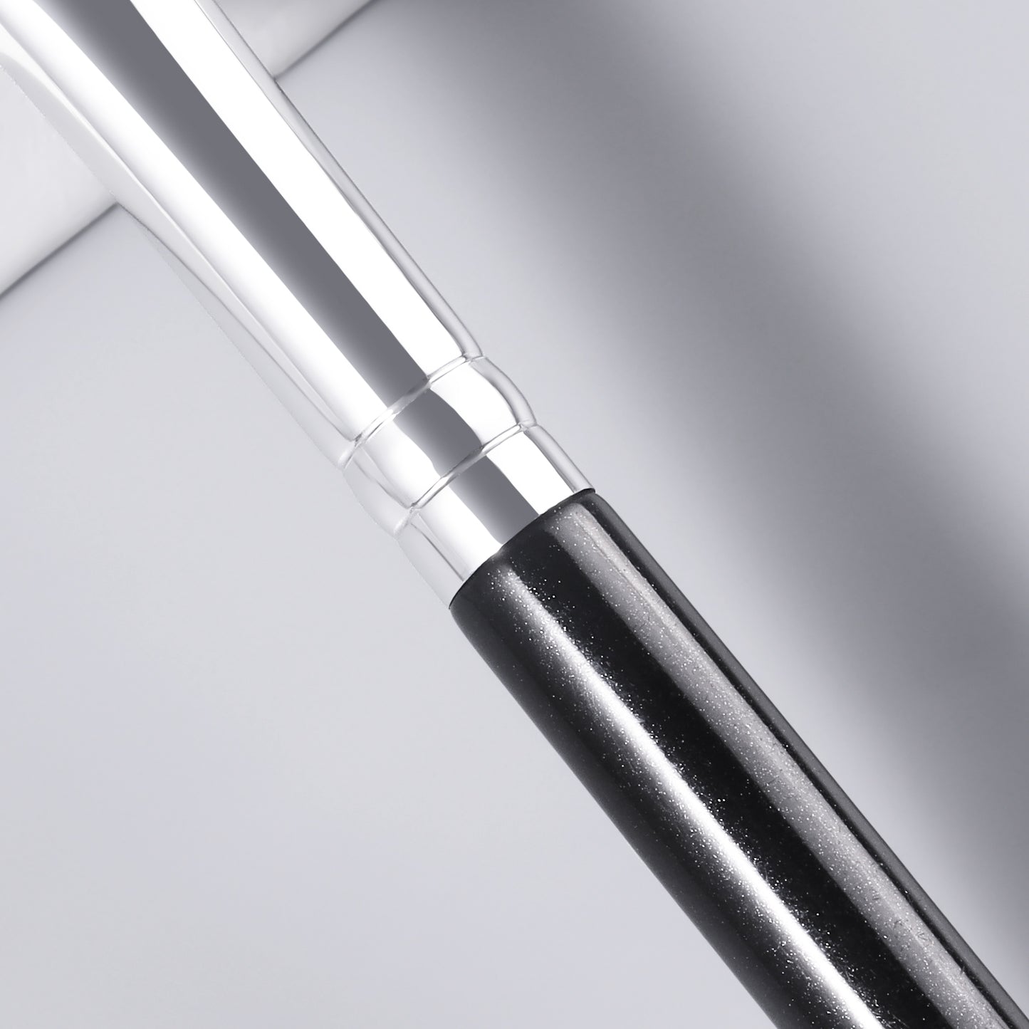 RONSHADOW Curved Smudge Brush Effortless Smoky Blend & Soft Definition