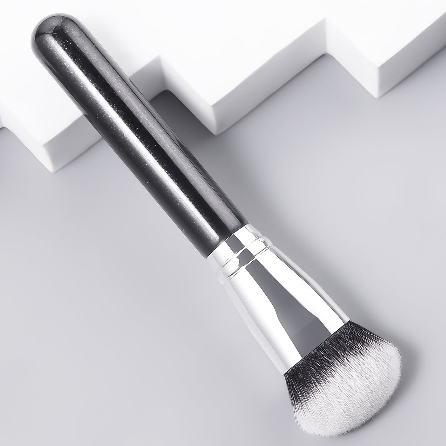 RONSHADOW Angled Foundation Brush z105