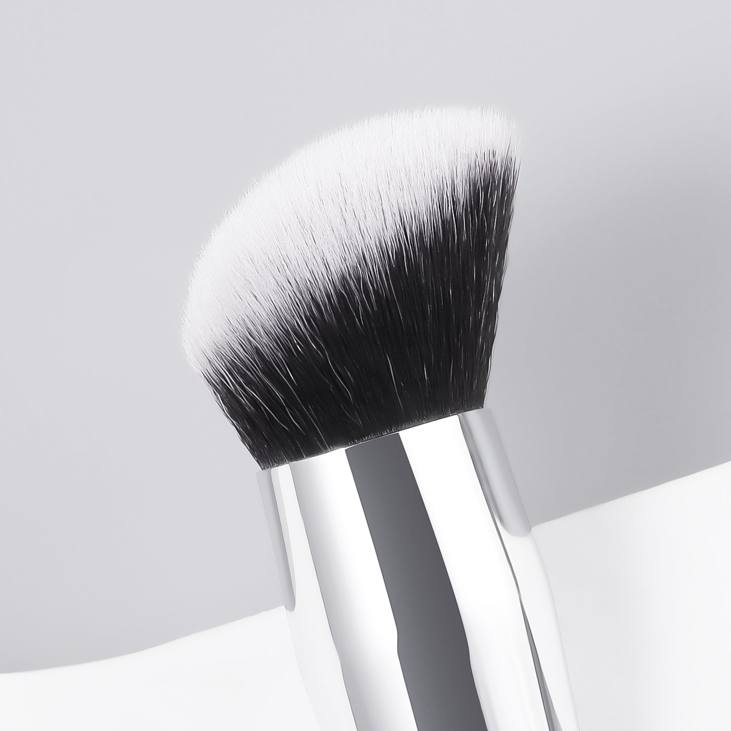 RONSHADOW Angled Foundation Brush z105